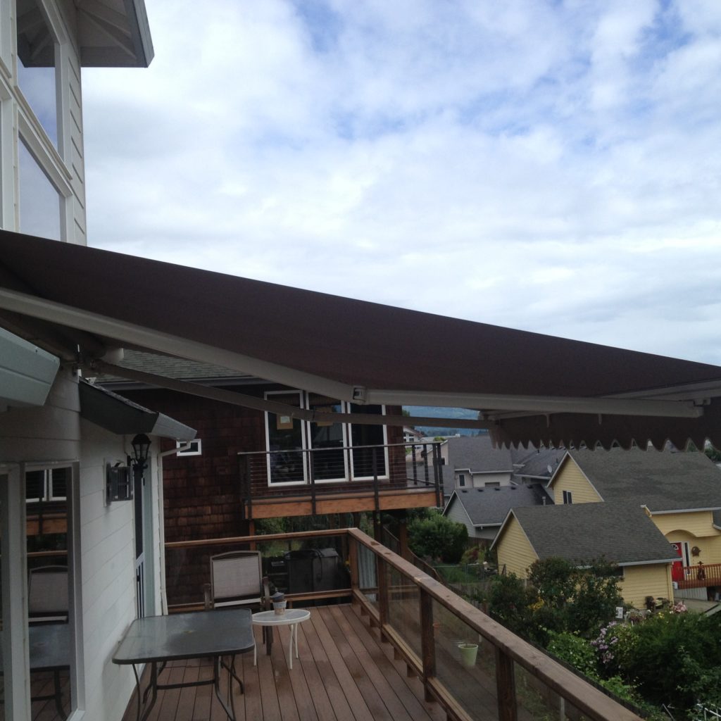 Fabric-Retractable-Awning-vancouver