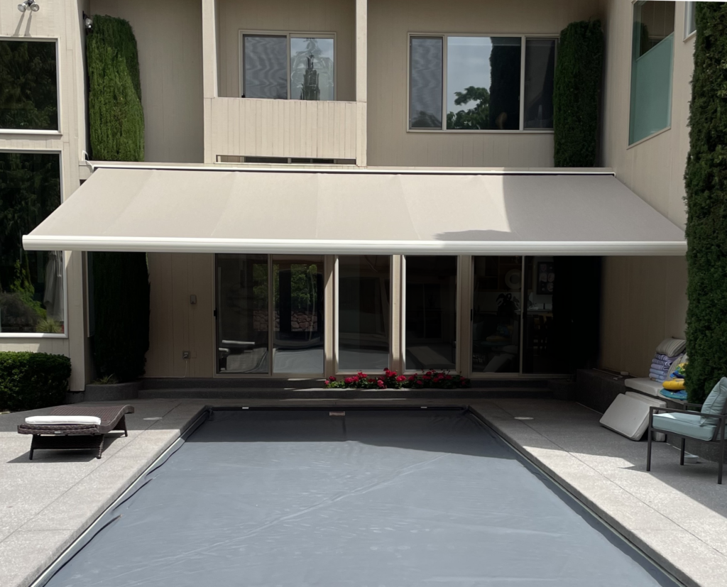 large-fabric-retractable-awning-hillsboro